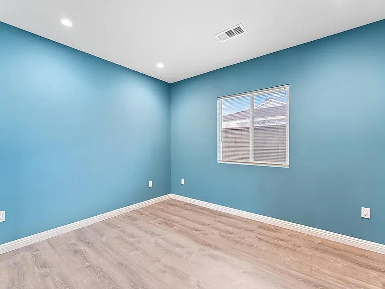 1326 W Ivesbrook St — Photo 25
