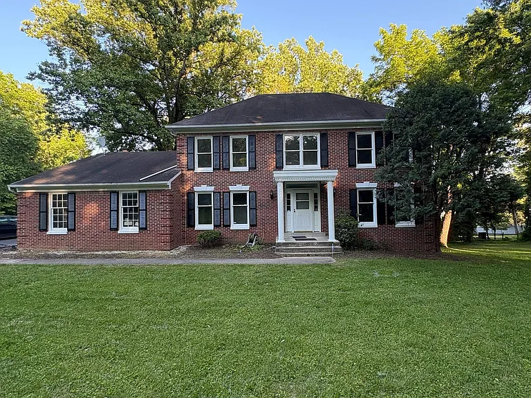3502 Holly Rd — Photo 1