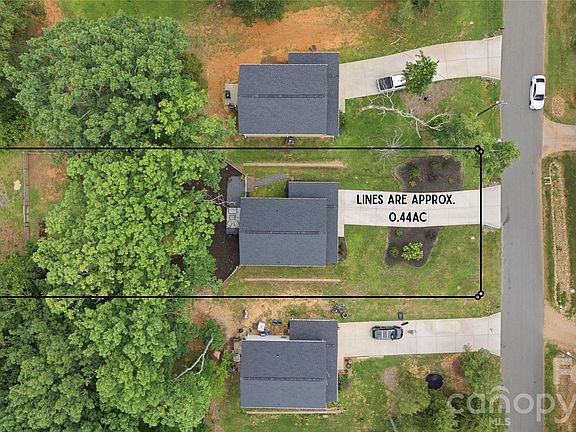4th image of 4432 Woodwind St
