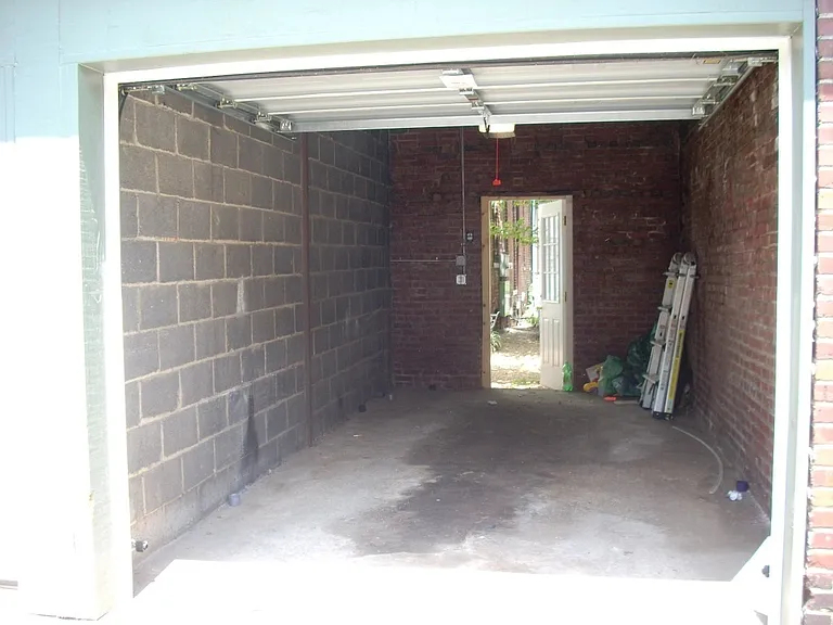 1005 W Franklin St #1 — Photo 9