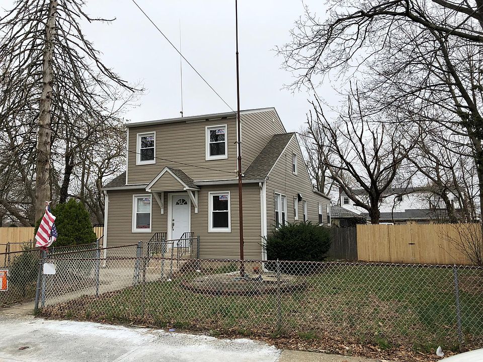 1st image of 182 Sewanee Ave