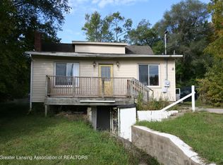 3120 S Cedar St, Lansing, MI