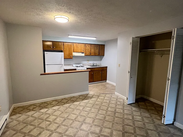 25 Ernest Ave #8 — Photo 3