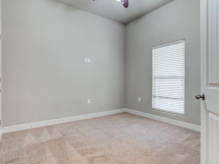 8813 14th St — Photo 15