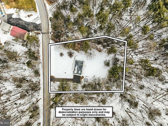 3rd image of 299 Nawakwa Rd