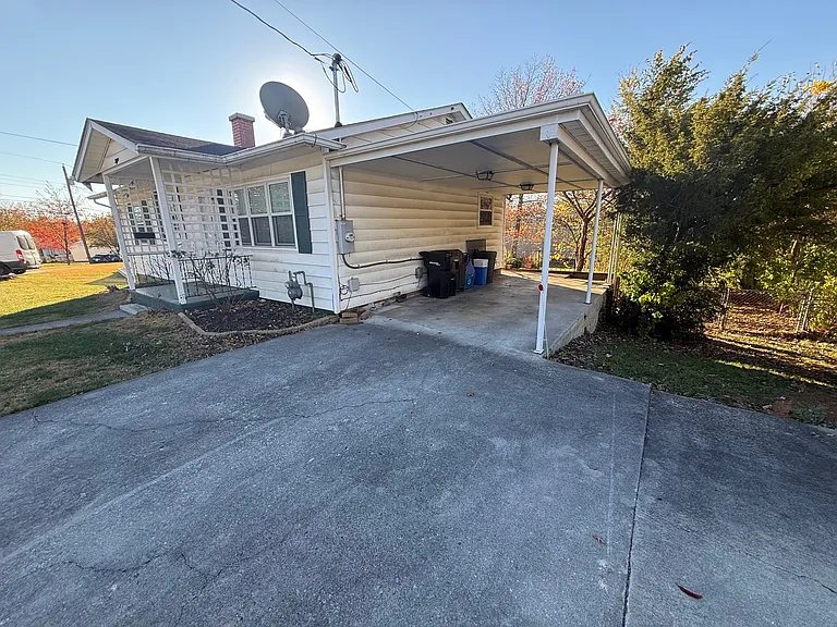 369 Parkway St — Photo 2