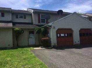 889 Briarstone Rd, Bethlehem, PA 18017