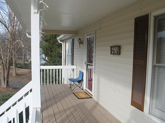 2nd image of 2656 Green Meadow Ln NE