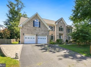 2321 Grove Ave, Falls Church, VA 22046