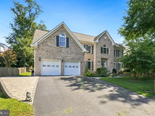 2321 Grove Ave, Falls Church, VA 22046