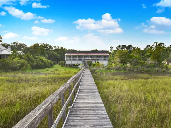 700 Donnelly Corner Dr, Awendaw, SC 29429
