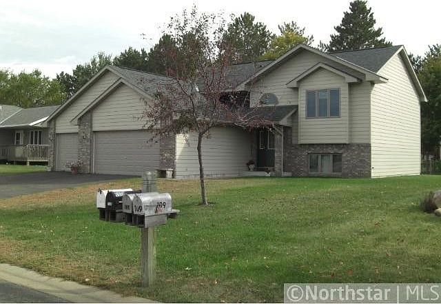 1st image of 121 Village Green Ln