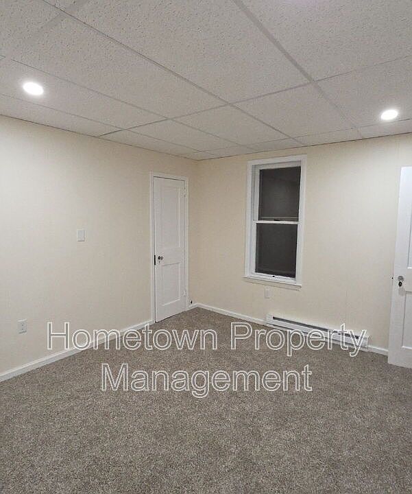 2nd image of 3623 Derry St