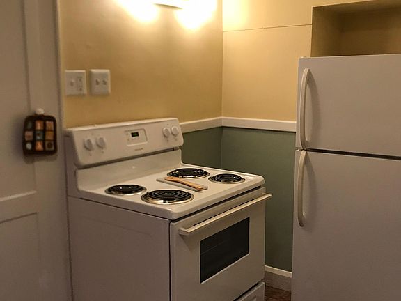 Fridge and Stove included!