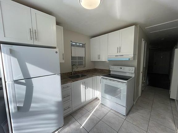 3rd image of 420 Douglass Ave