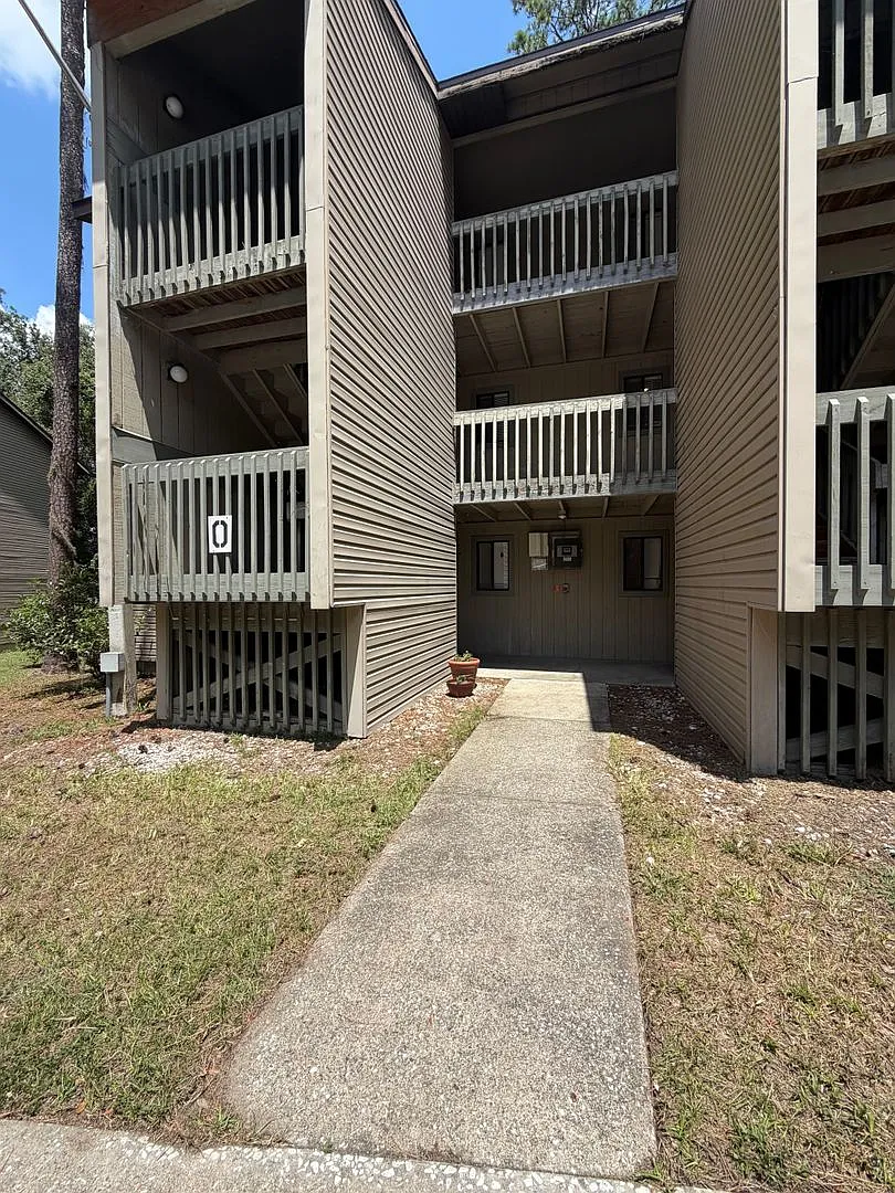 2-Bedroom, 2-Bath Condo Near UF, Shands and Downtown Gainesville — Photo 1