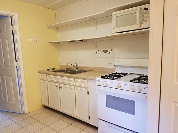3rd image of 4542 Hickory Shores Blvd