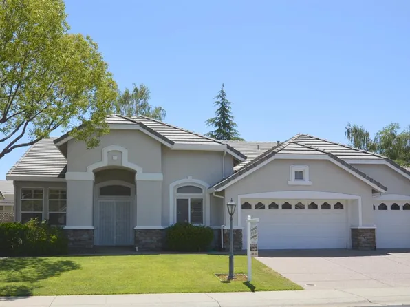 5620 Lantern Grove Ln, Roseville, CA 95747
