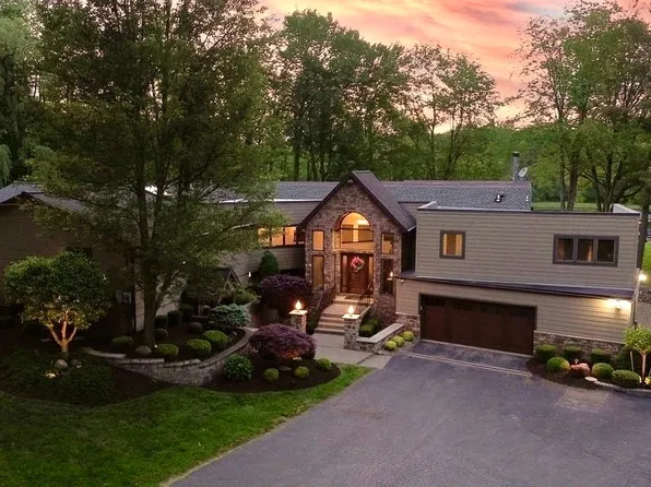 5621 Homestead Rd, Hamburg, NY 14075