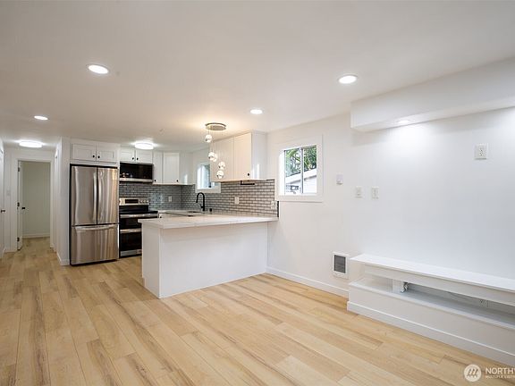4th image of 100 228th St SE #19-B
