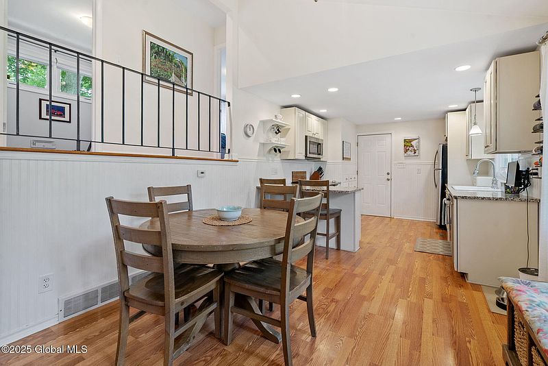 2nd image of 12 Glen Terrace