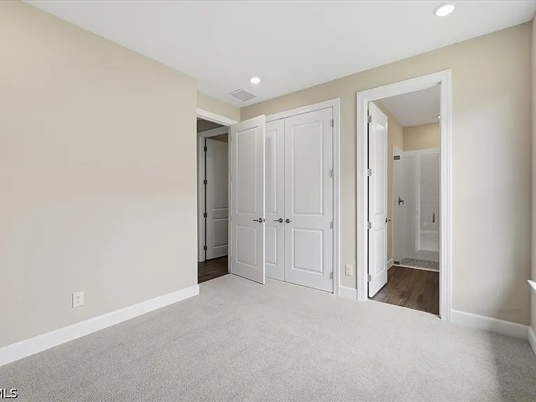 26801 Victoria Pl — Photo 31