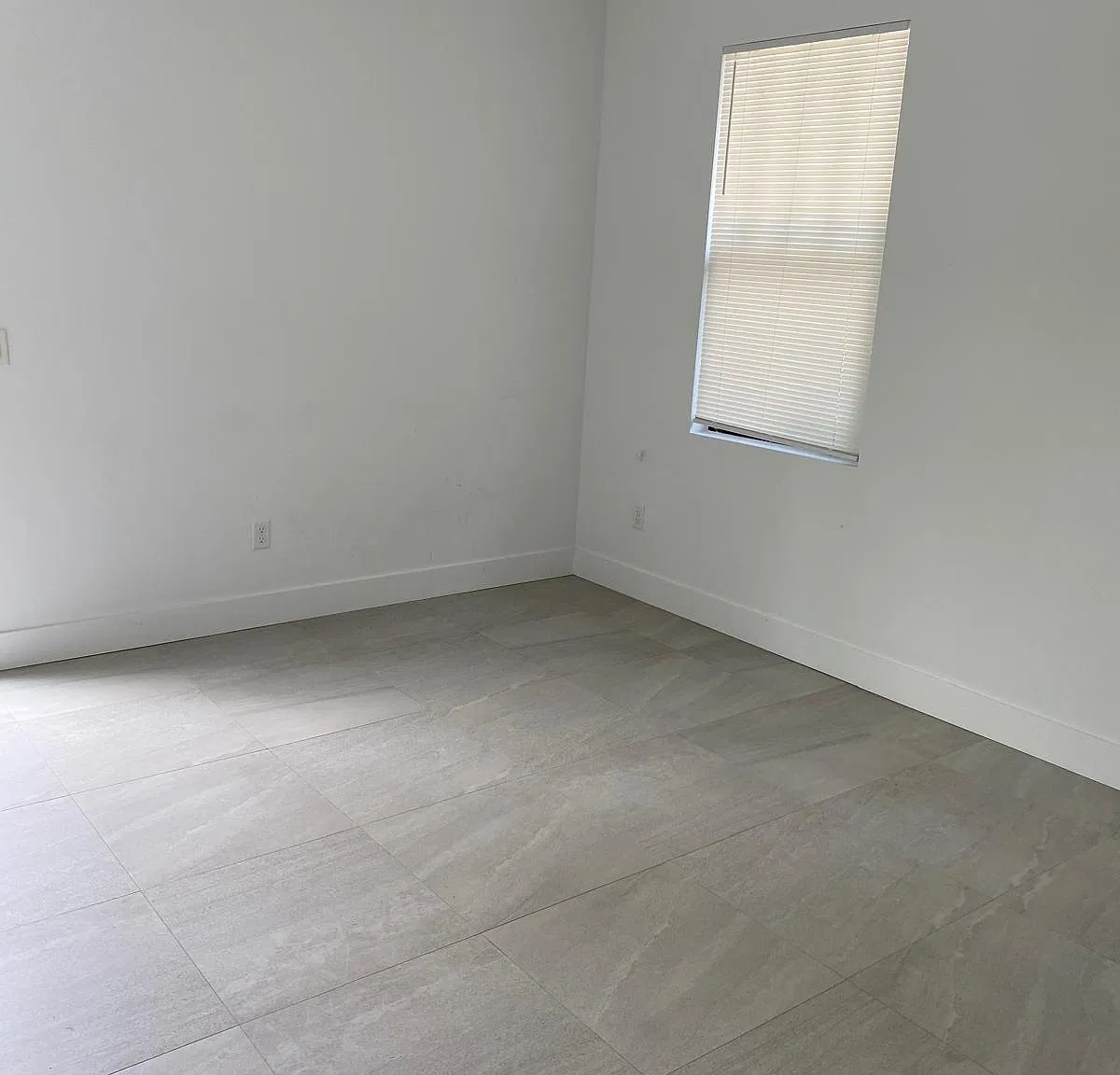1 bed, 1.0 bath, 250 sqft, $1,200 — Photo 1