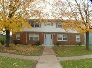 1219 Fairwood Ct, Elgin, IL