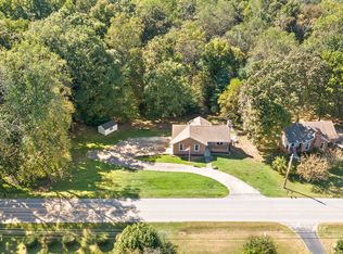 2040 Seven Mile Ferry Rd, Clarksville, TN 37040