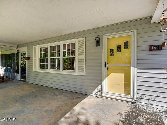 5th image of 191 Glenn Cir
