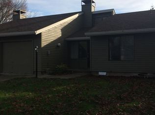 2747 Gilham Rd, Eugene, OR 97408