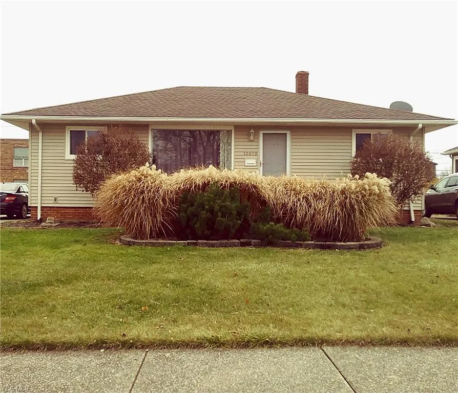 10679 Sharon Dr photo 1