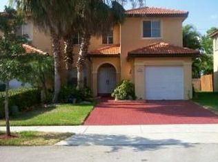 13949 N Forest Oak Cir, Davie, FL 33325