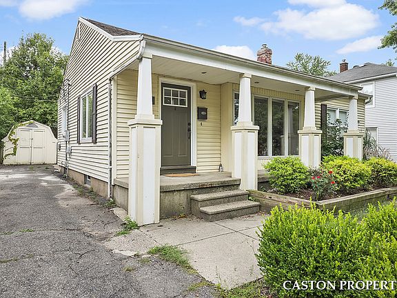 2nd image of 2620 Richards Dr SE