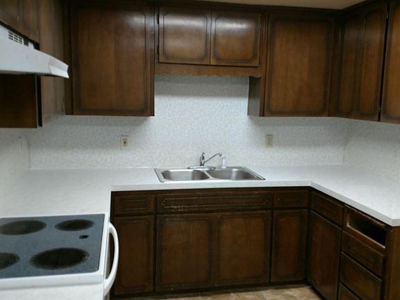 3rd image of 21516 Mountain Hwy E #B