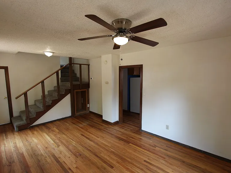 3125 N Alta Vista Dr — Photo 2