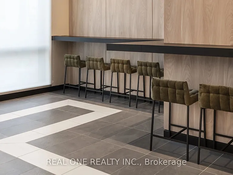 1 Jarvis St #820 — Photo 22