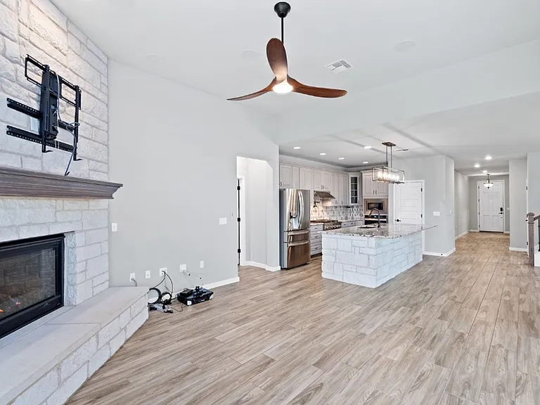 8316 Looksee Ln — Photo 15