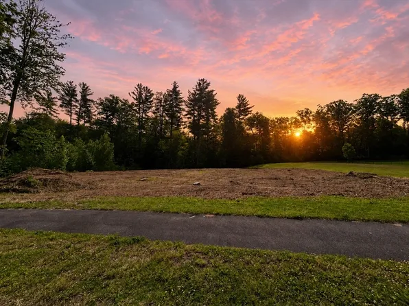 7 Quigley Rd, Southampton, MA 01073
