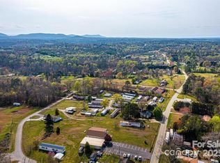 1521 Airport Rhodhiss Rd, Hickory, NC 28601