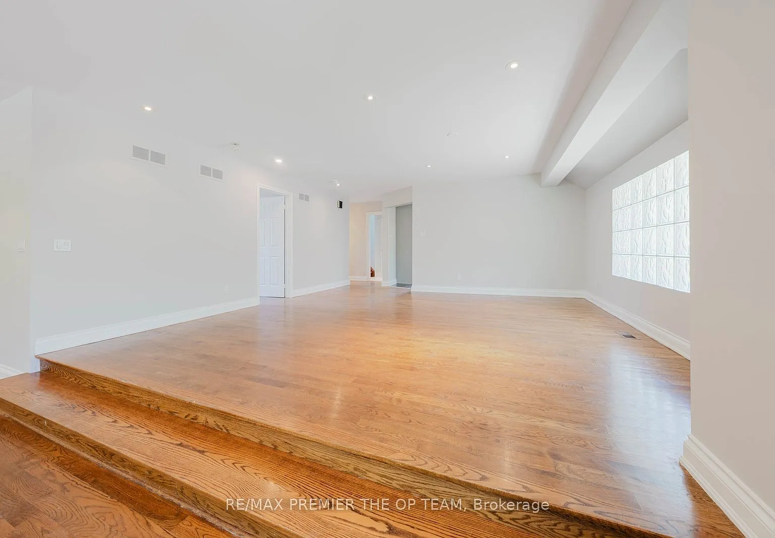 3 bed, $3,500 — Photo 4