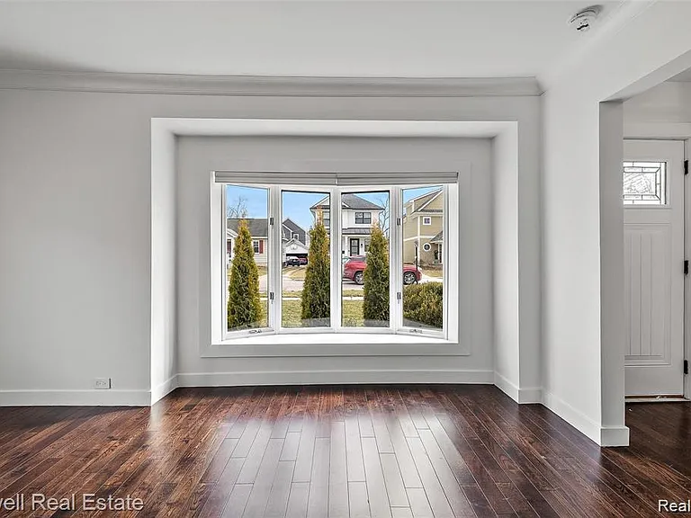 16244 Kirkshire Ave — Photo 12