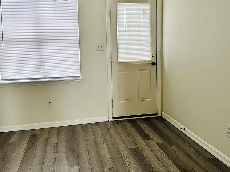 2607 Bluff View Dr — Photo 8