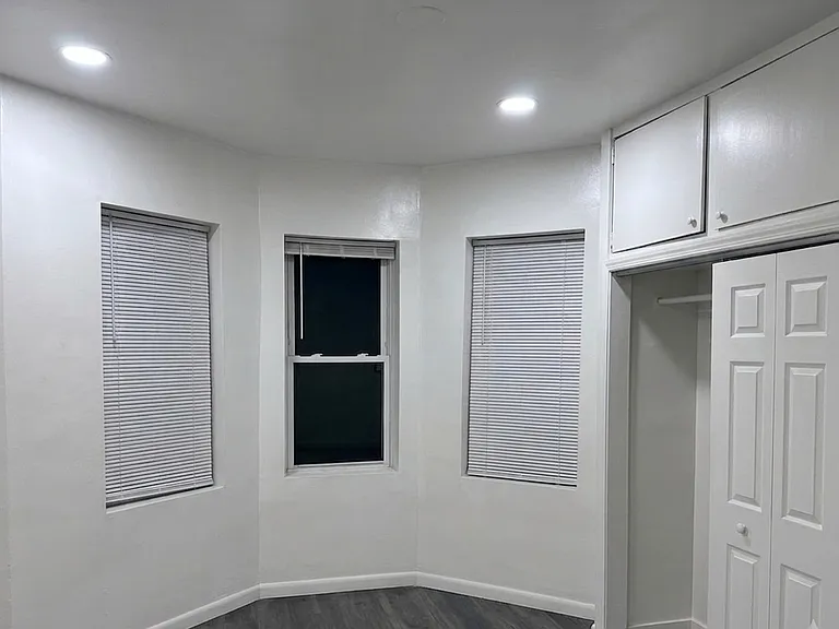 126 Gould Ave — Photo 2