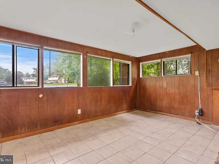 6318 Willowood Ln — Photo 32