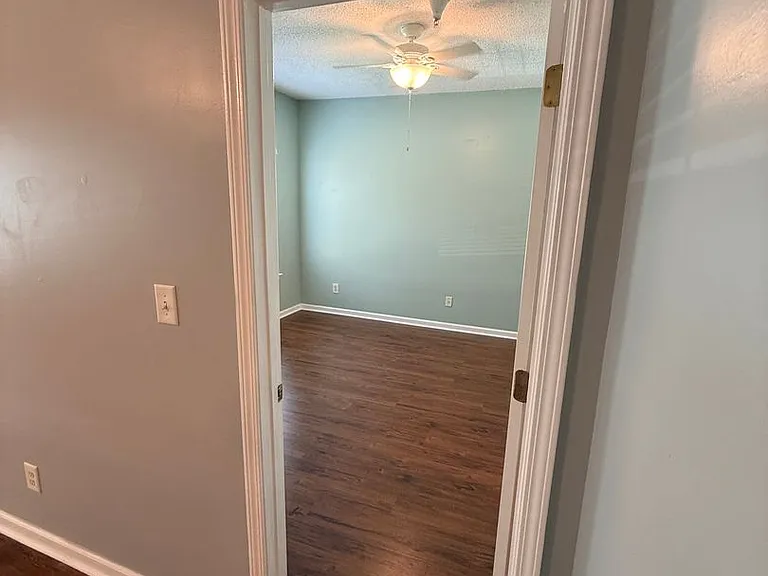 9201 Walden Park Dr — Photo 25