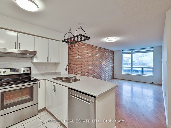 4th image of 109 Front St E #914