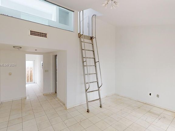 5th image of 328 Euclid Ave APT 103