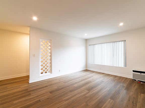 2nd image of 2233 S Ridgeley Dr APT 307