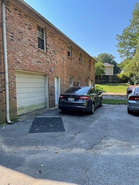 2nd image of 504 Trenton Ct